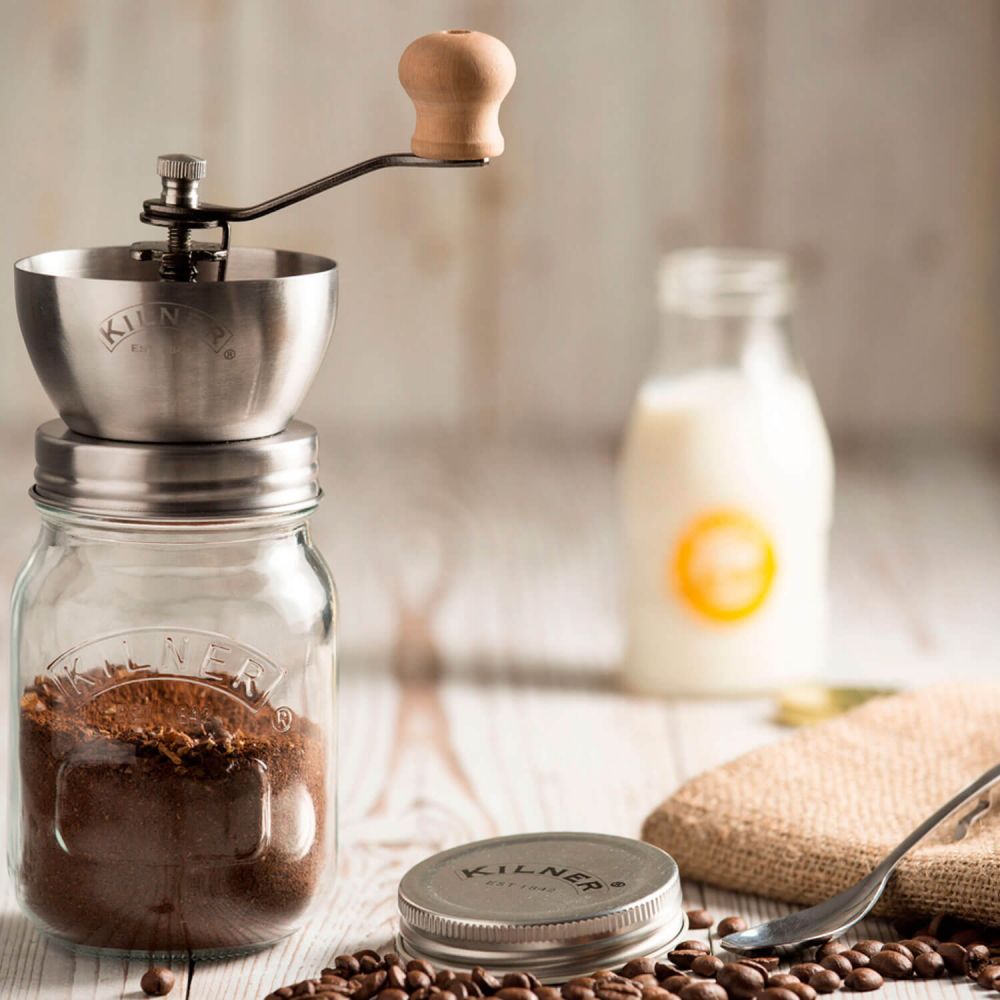 Cómo moler café en el molinillo manual?